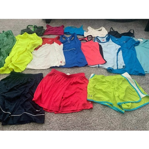 16 pc lot! Nike, Under Armour, Addidas, North Face - Picture 4 of 5